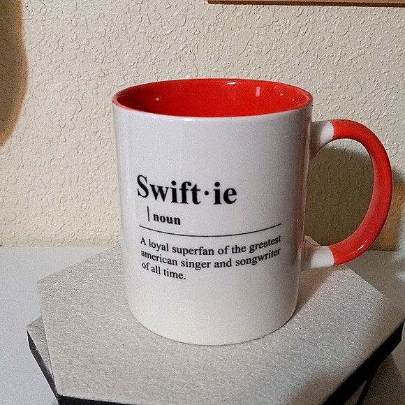 Taylor Swift Coffee Mug - Picture 1 of 2
